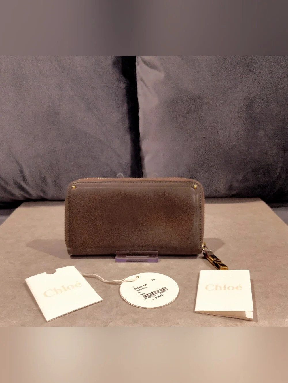 Chloé Victoria Round Long Wallet Authentic
